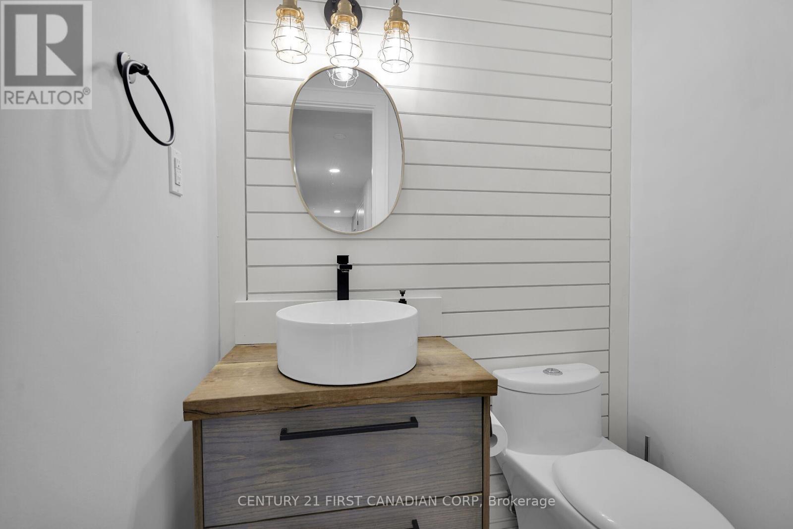 1027 Flintlock Court N, London North (North P), ON - Indoor Photo Showing Bathroom