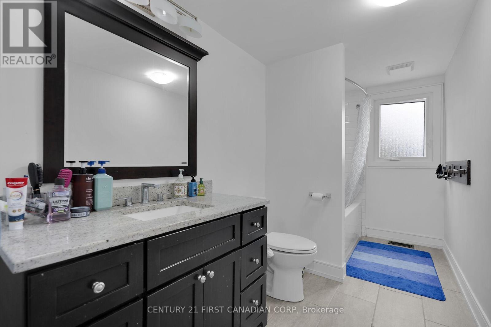 1027 Flintlock Court N, London North (North P), ON - Indoor Photo Showing Bathroom