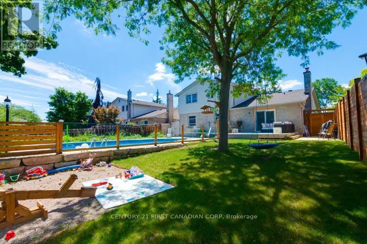 1027 Flintlock Court N, London North (North P), ON - Outdoor With Deck Patio Veranda With Backyard