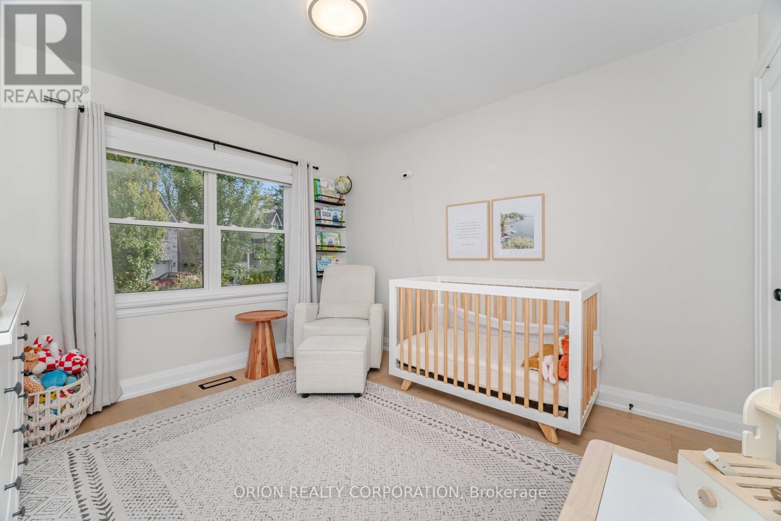 86 Park Street W, Mississauga, ON - Indoor Photo Showing Bedroom