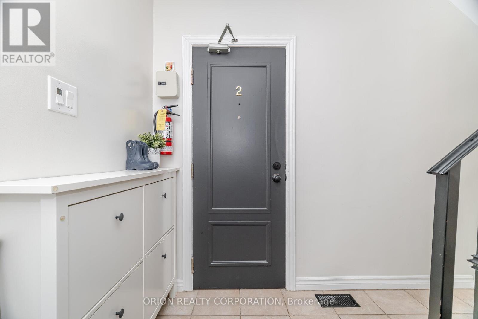 86 Park Street W, Mississauga, ON - Indoor Photo Showing Other Room