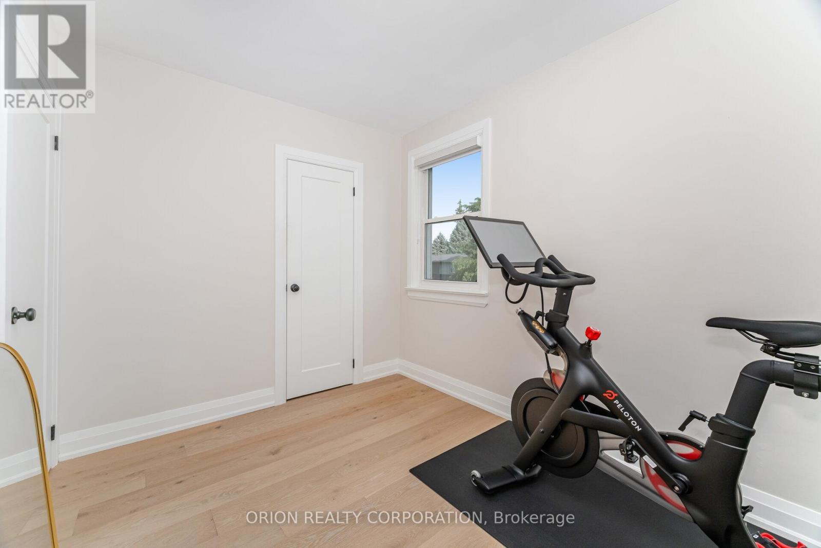 86 Park Street W, Mississauga, ON - Indoor Photo Showing Gym Room