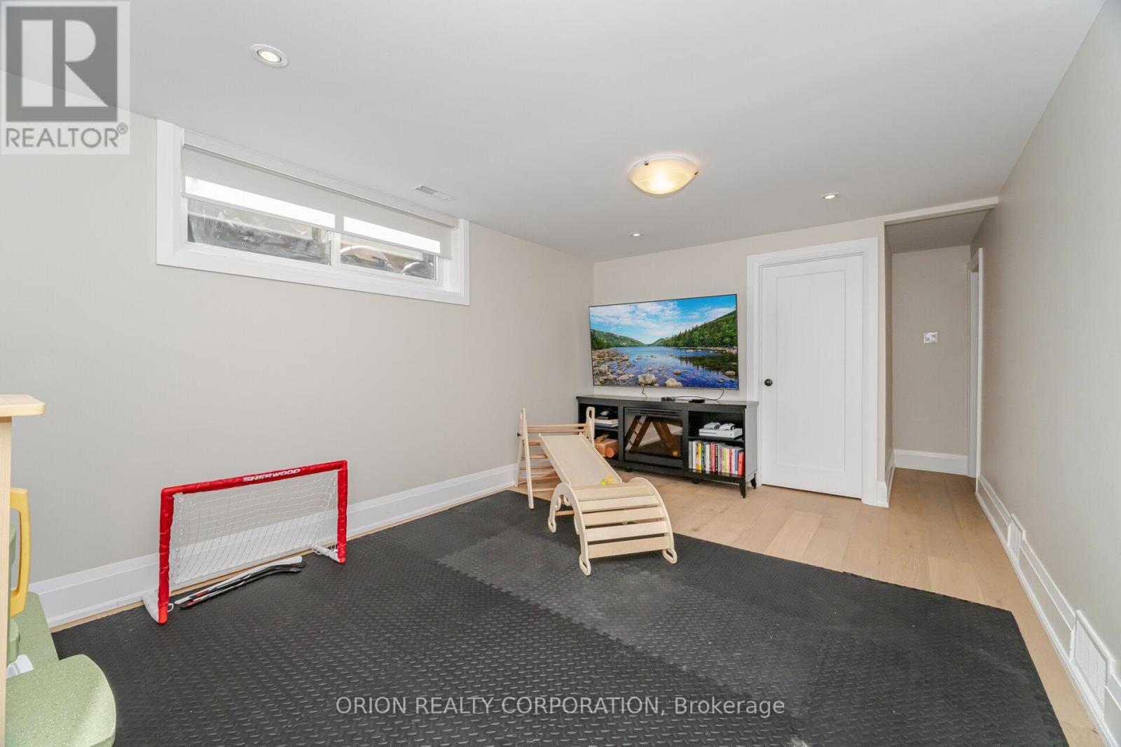 86 Park Street W, Mississauga, ON - Indoor