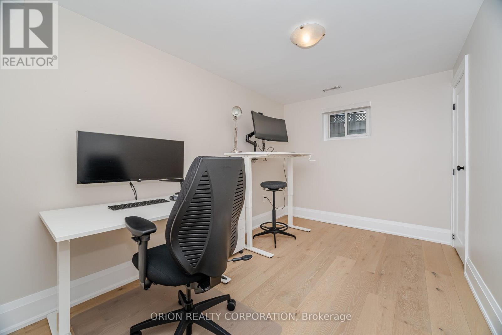 86 Park Street W, Mississauga, ON - Indoor Photo Showing Office