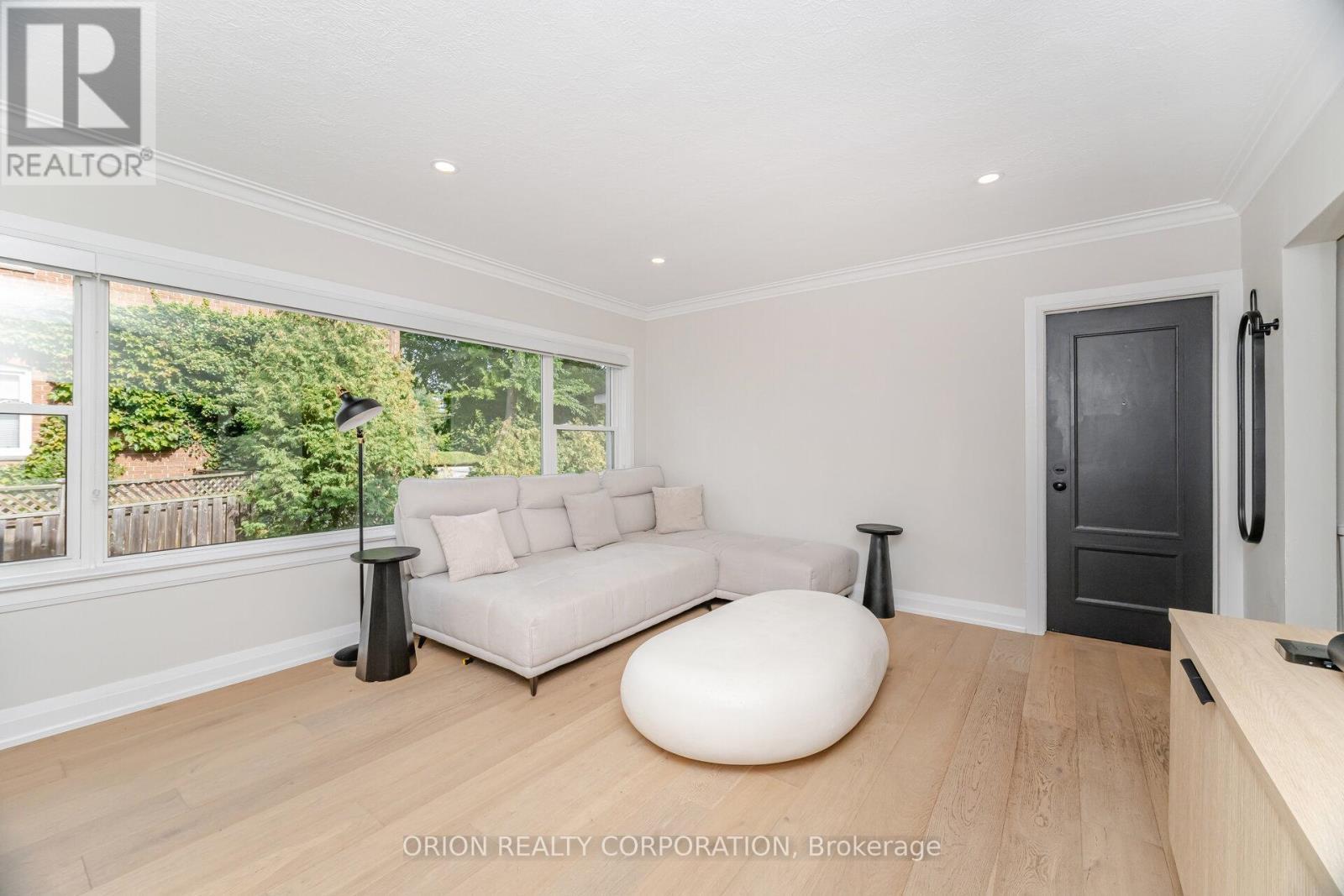 86 Park Street W, Mississauga, ON - Indoor Photo Showing Other Room