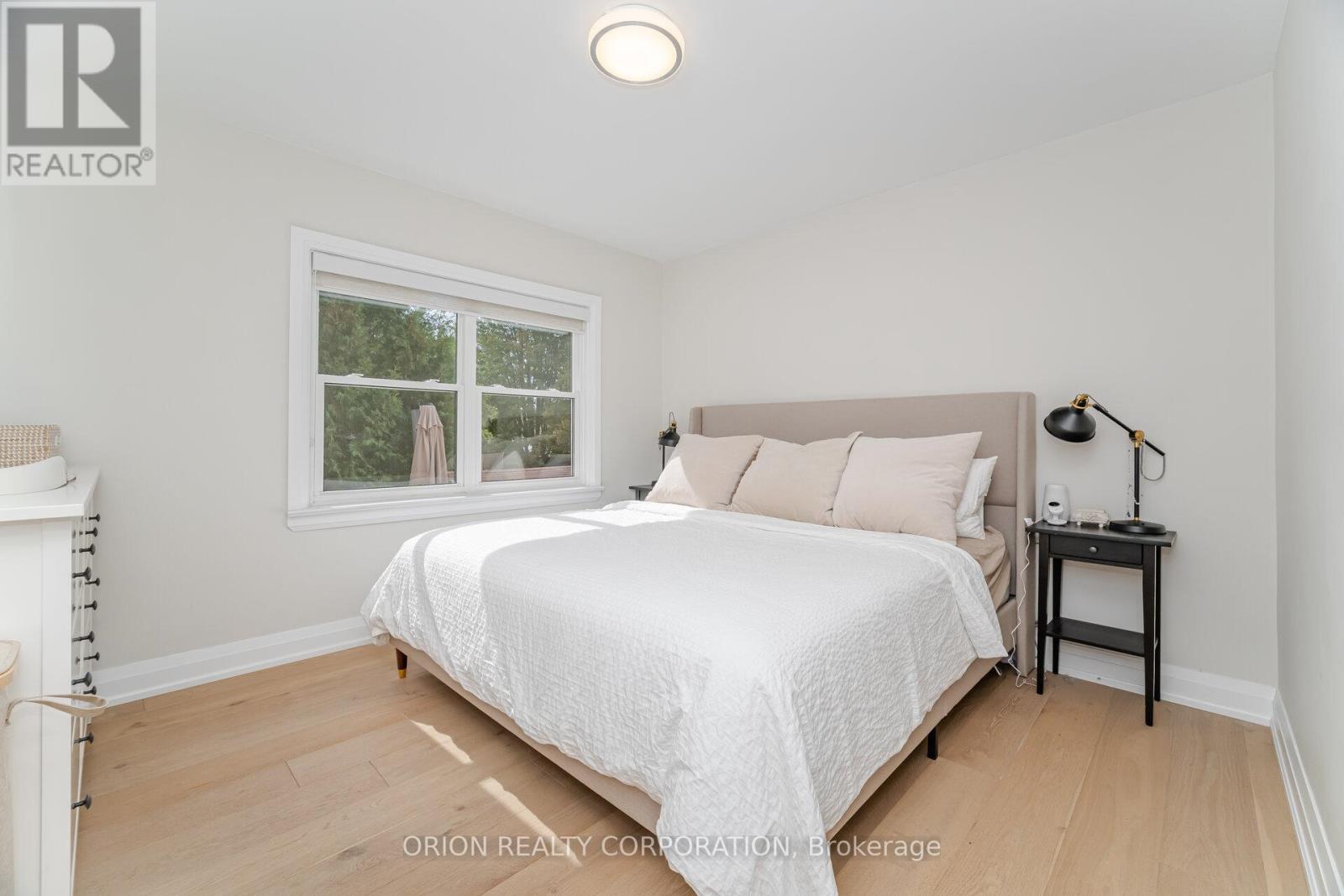 86 Park Street W, Mississauga, ON - Indoor Photo Showing Bedroom