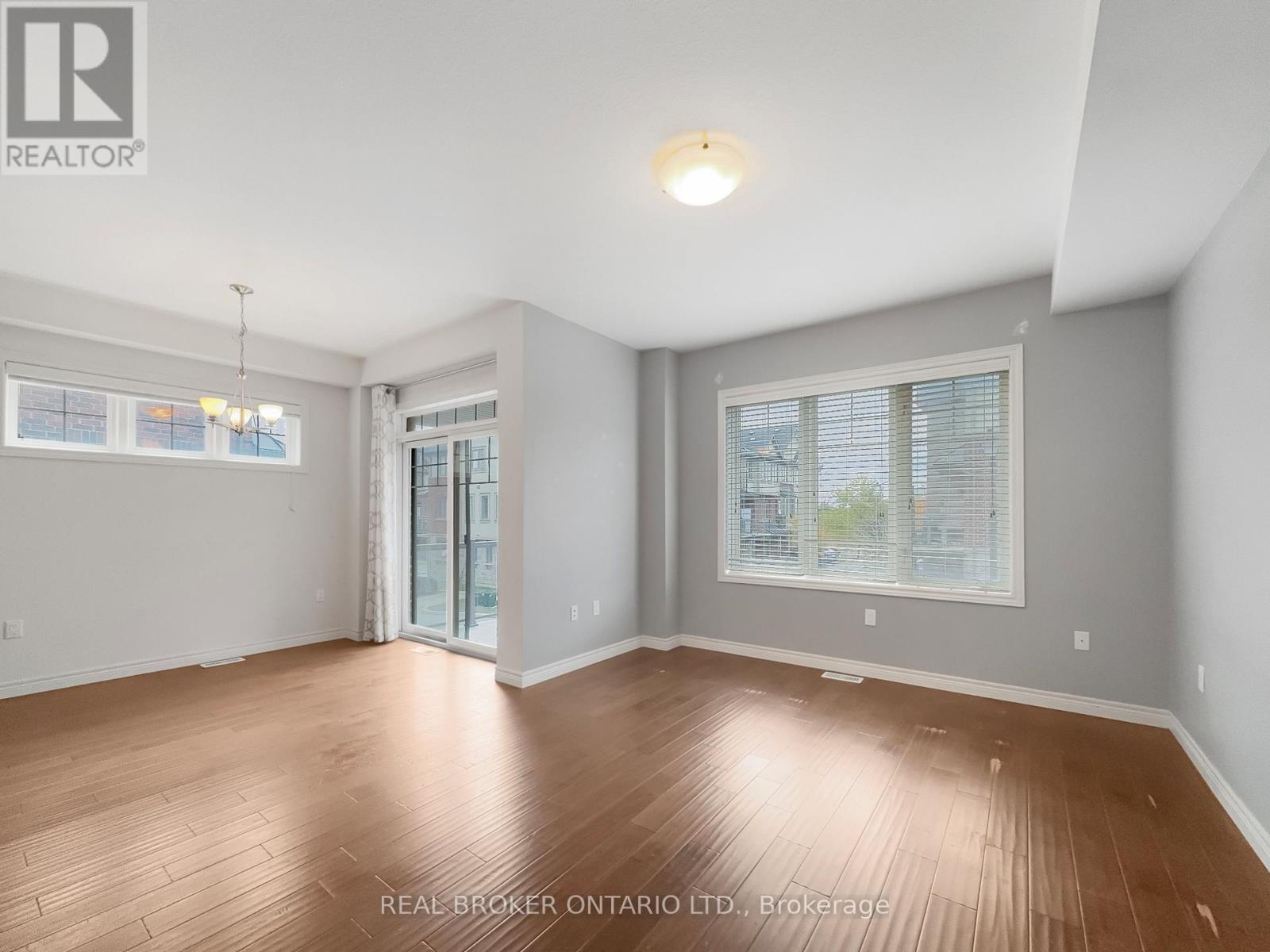 14 Whaley Lane, Hamilton, ON - Indoor Photo Showing Other Room