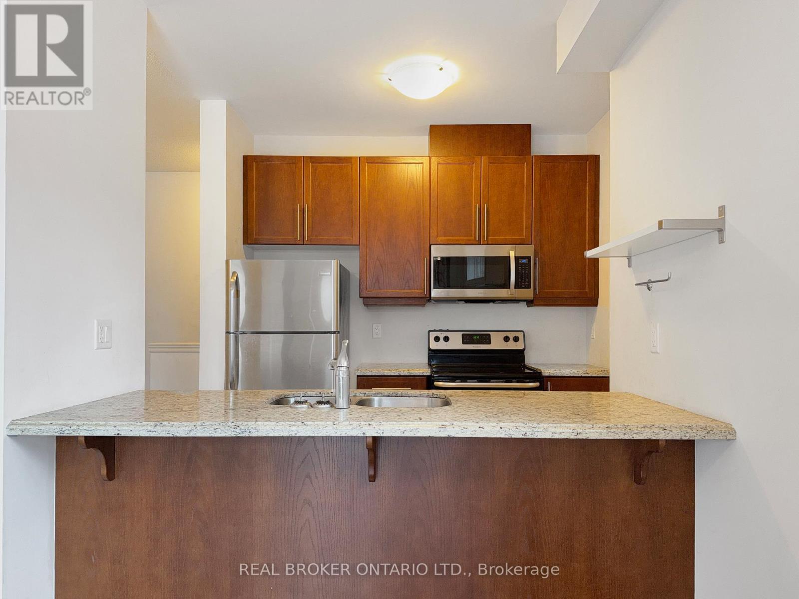 14 Whaley Lane, Hamilton, ON - Indoor Photo Showing Kitchen