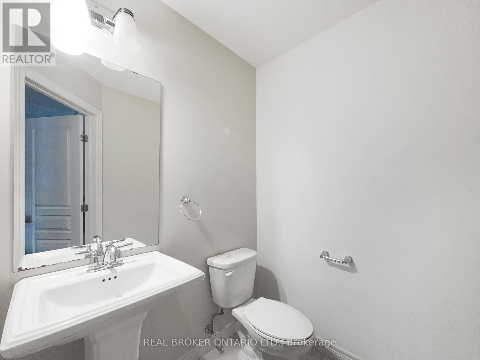 14 Whaley Lane, Hamilton, ON - Indoor Photo Showing Bathroom