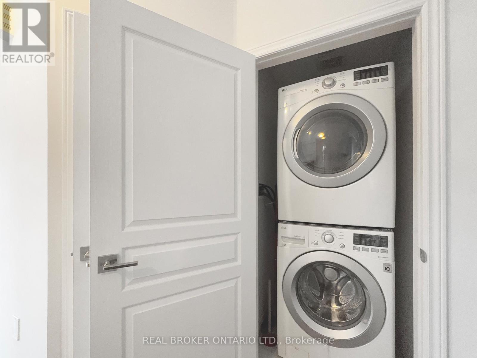 14 Whaley Lane, Hamilton, ON - Indoor Photo Showing Laundry Room