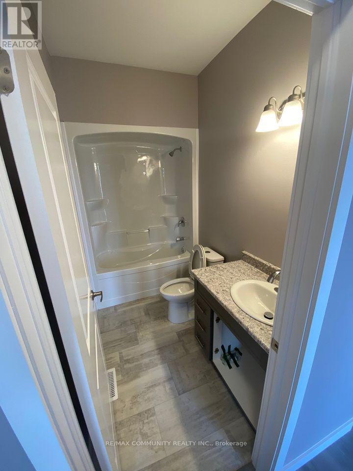 52 Potter Drive, Loyalist, ON - Indoor Photo Showing Bathroom
