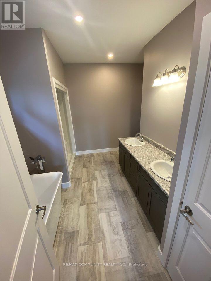52 Potter Drive, Loyalist, ON - Indoor Photo Showing Bathroom