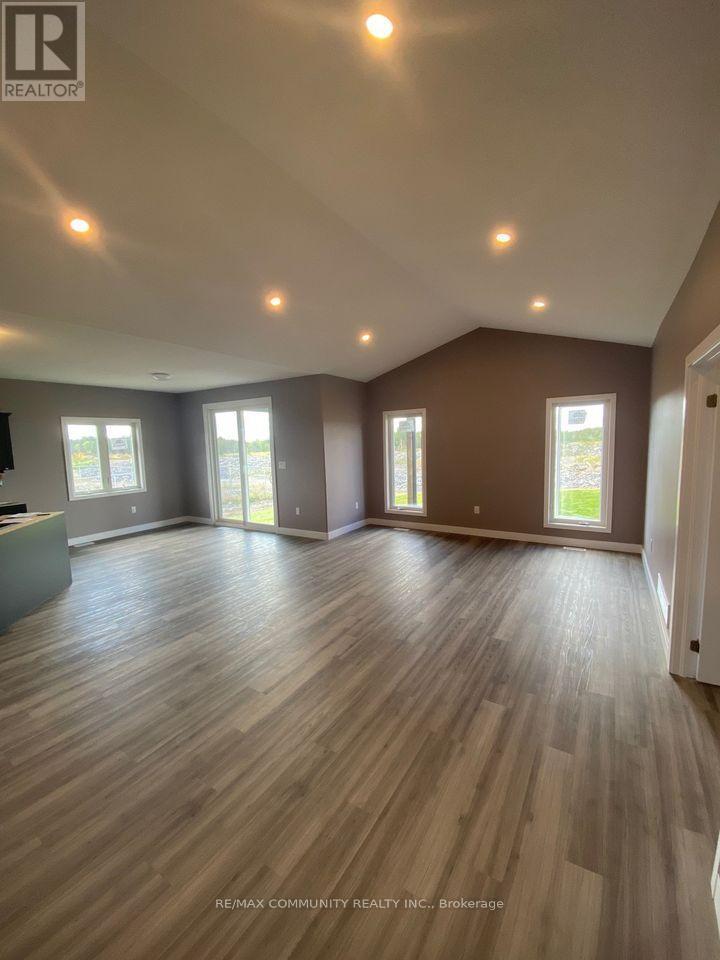 52 Potter Drive, Loyalist, ON - Indoor