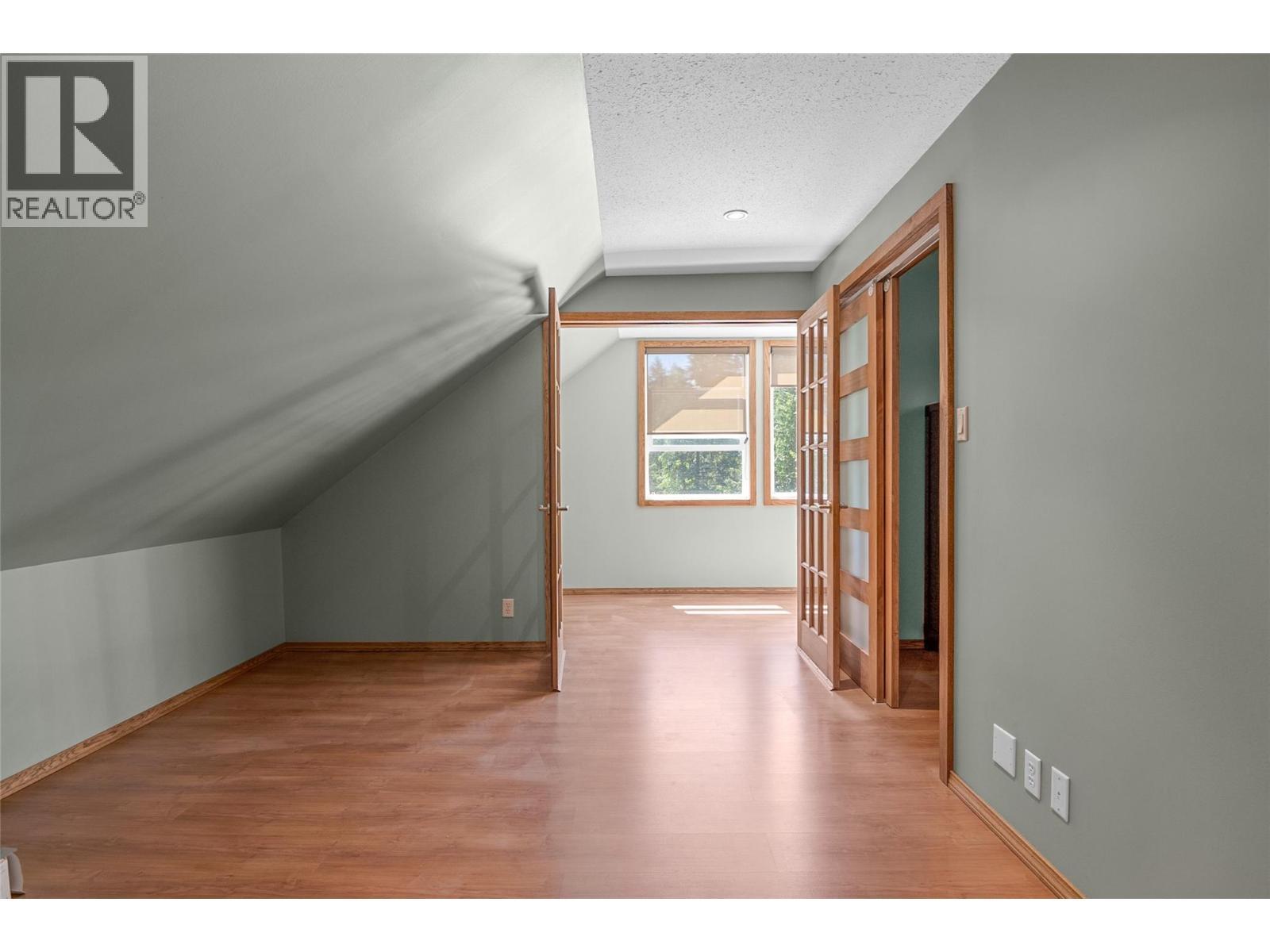 1734 Mt Begbie Road, Revelstoke, BC - Indoor Photo Showing Other Room