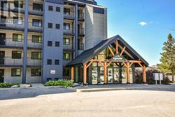 406 - 80 HORSESHOE BOULEVARD Oro-Medonte, ON L4M 4Y8