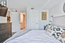 Primary bedroom with walk in closet & ensuite! -