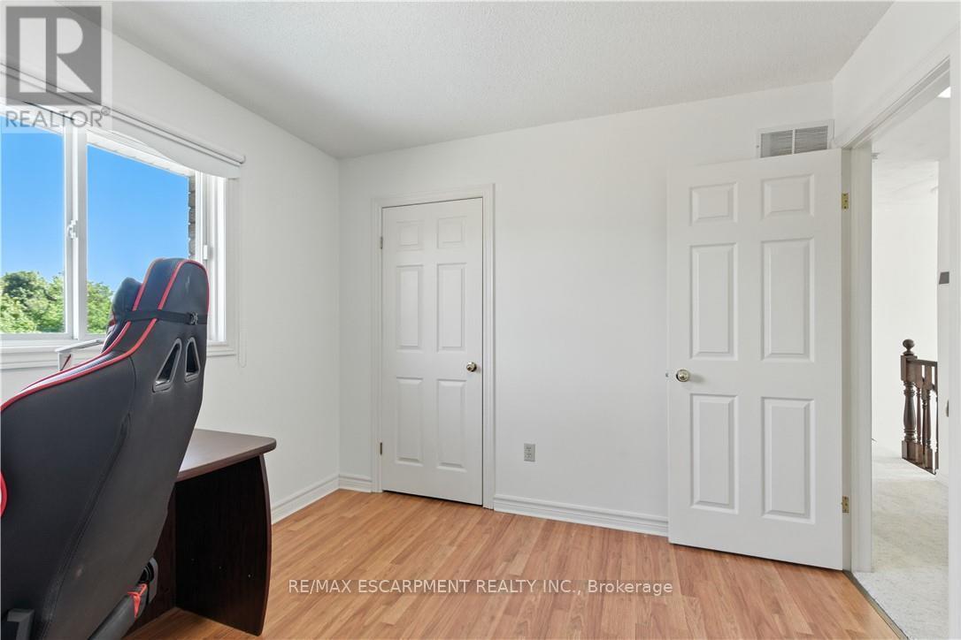 10 Shadowdale Drive, Hamilton, ON - Indoor