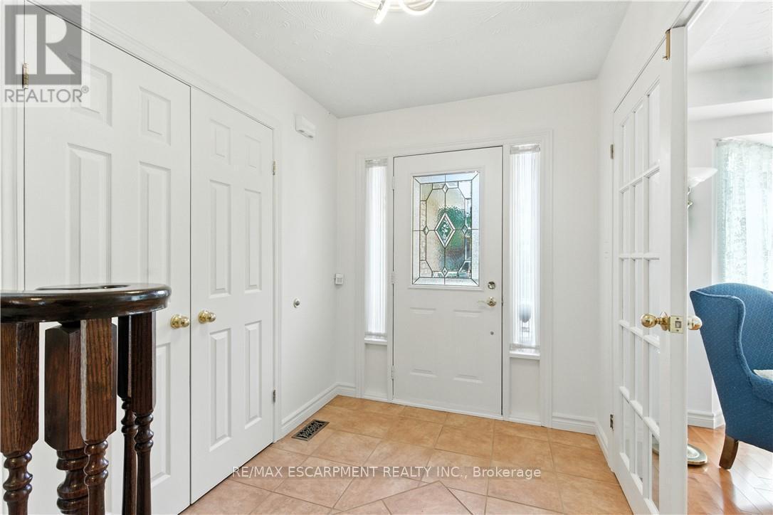 10 Shadowdale Drive, Hamilton, ON - Indoor Photo Showing Other Room