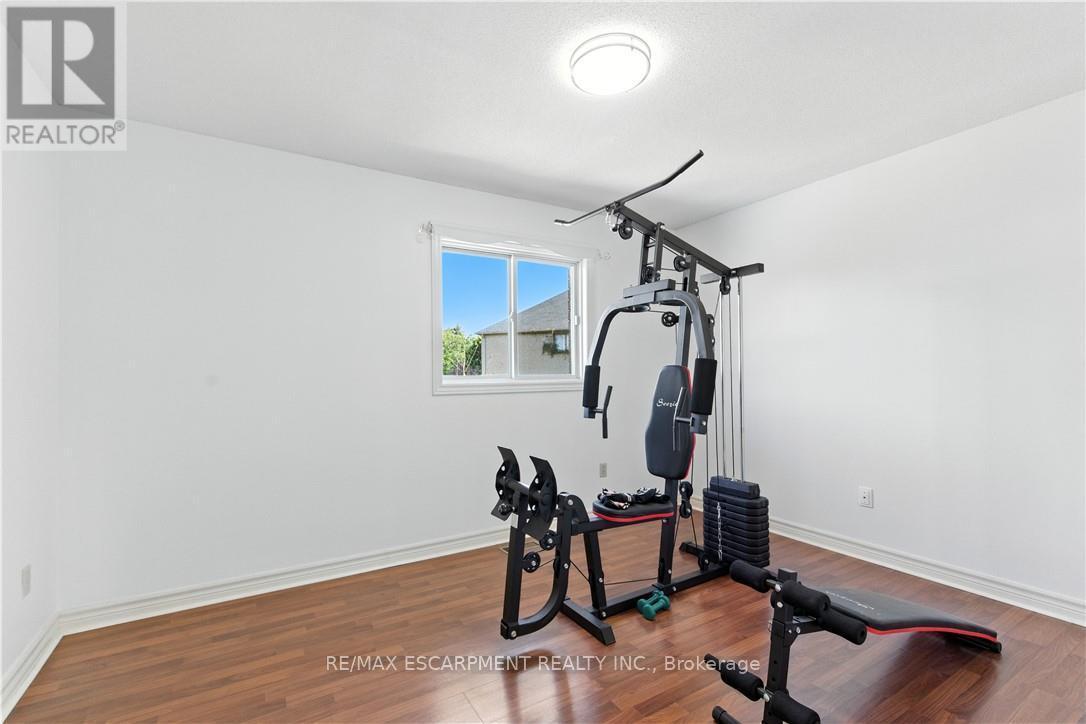 10 Shadowdale Drive, Hamilton, ON - Indoor Photo Showing Gym Room