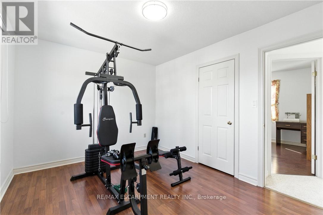 10 Shadowdale Drive, Hamilton, ON - Indoor Photo Showing Gym Room
