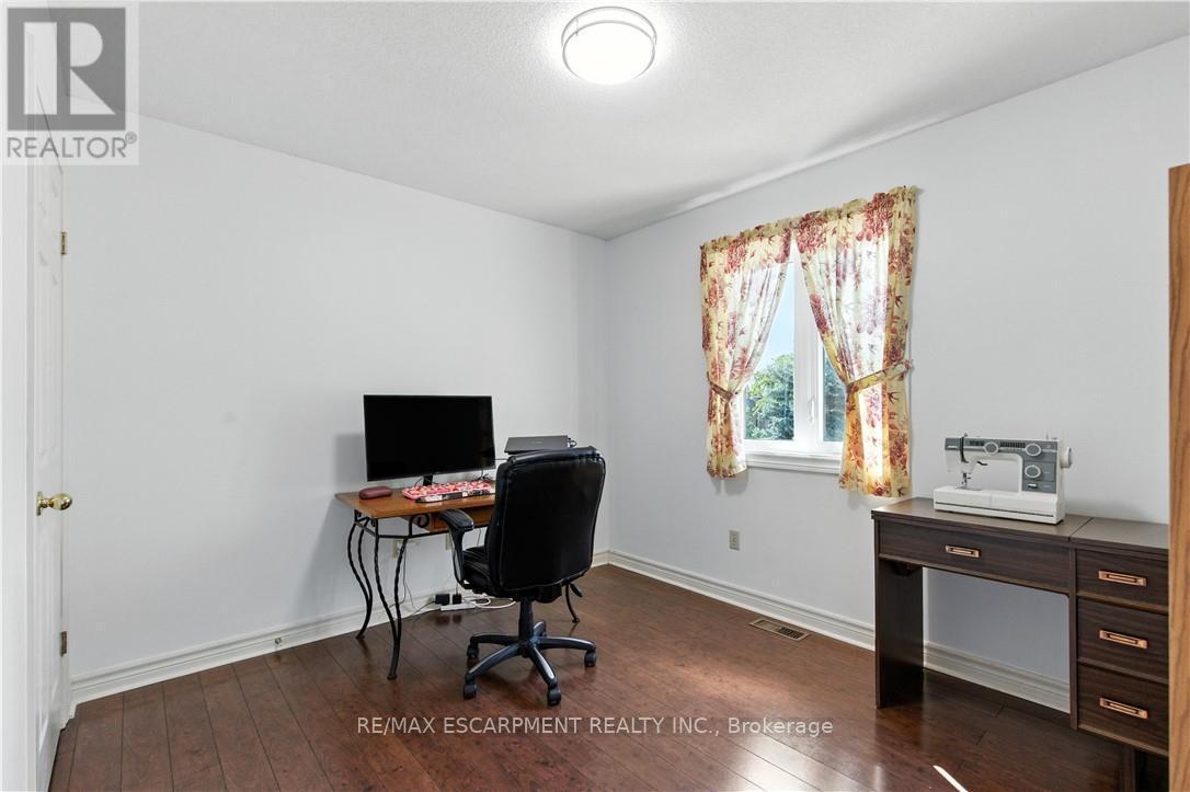 10 Shadowdale Drive, Hamilton, ON - Indoor