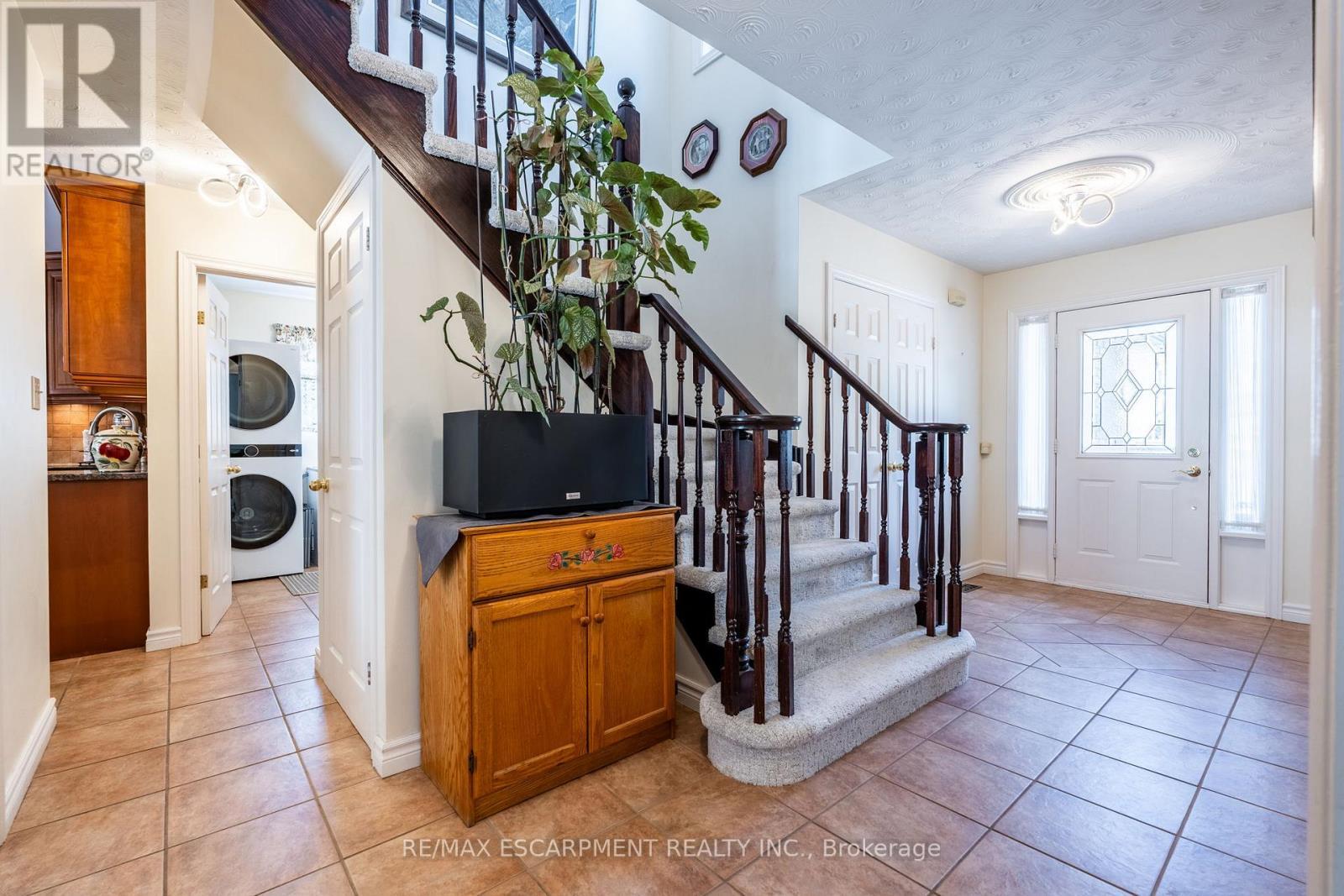 10 Shadowdale Drive, Hamilton, ON - Indoor Photo Showing Other Room