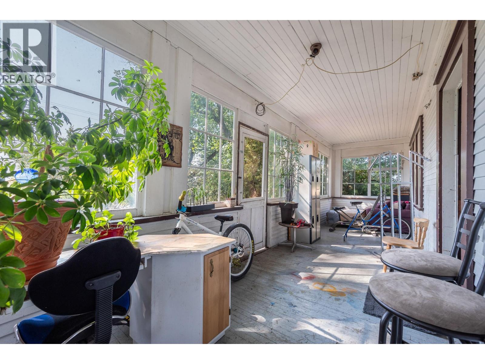 975 25 Avenue, Vernon, BC - Outdoor With Exterior