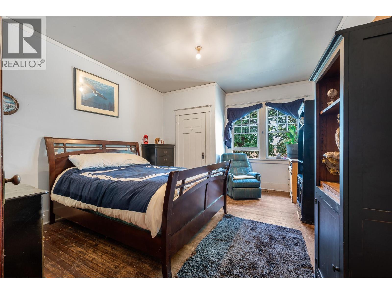 975 25 Avenue, Vernon, BC - Indoor Photo Showing Bedroom