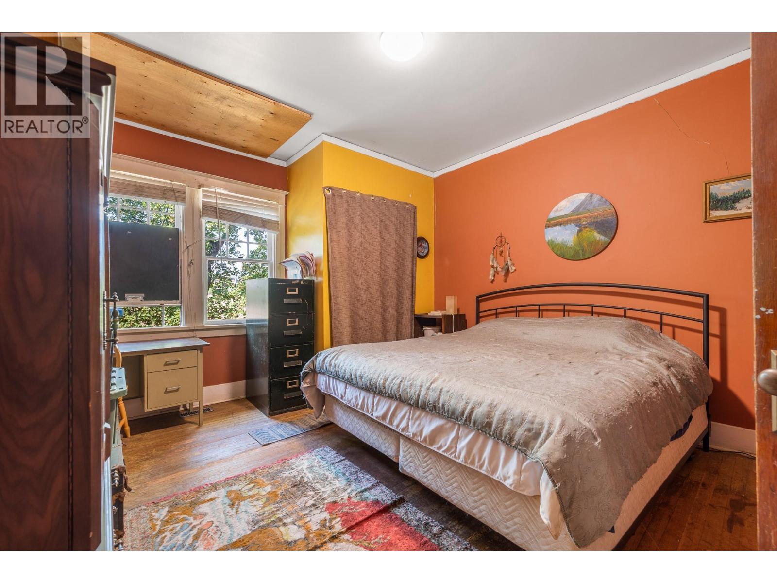 975 25 Avenue, Vernon, BC - Indoor Photo Showing Bedroom