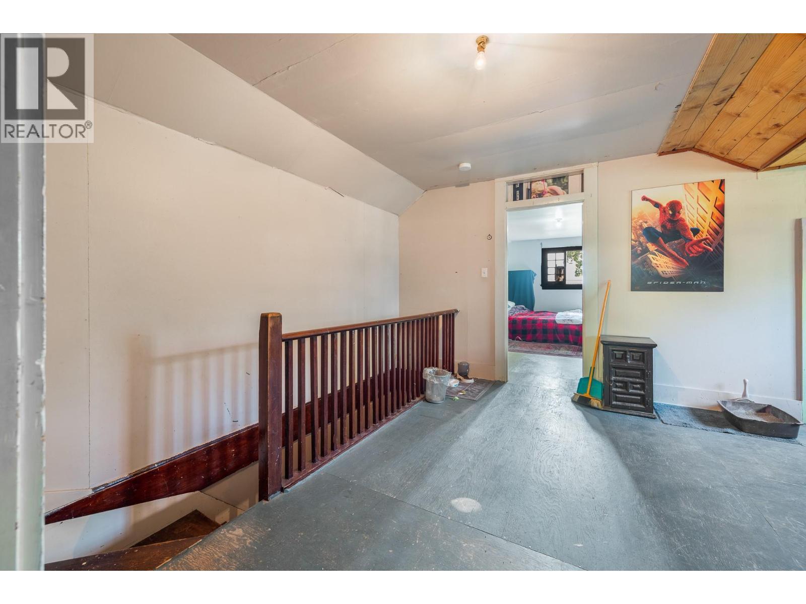 975 25 Avenue, Vernon, BC - Indoor Photo Showing Other Room