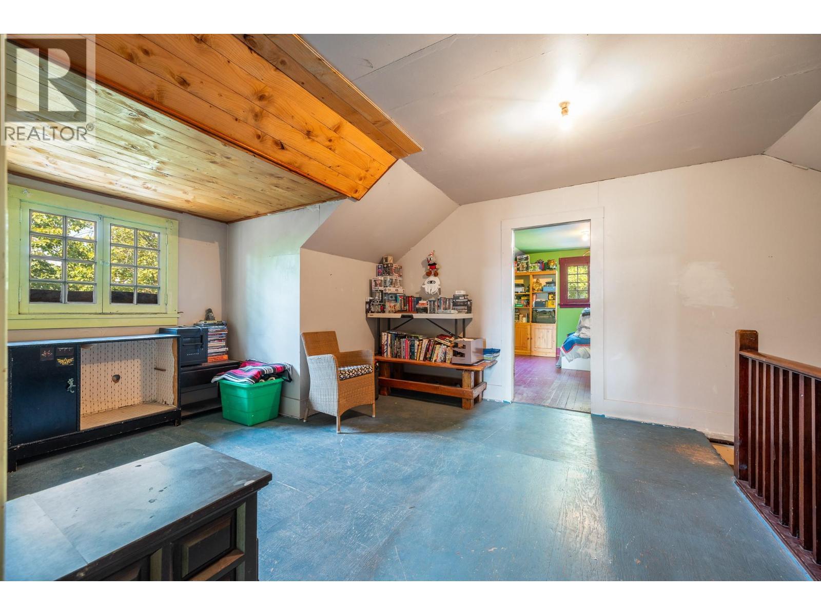 975 25 Avenue, Vernon, BC - Indoor Photo Showing Other Room