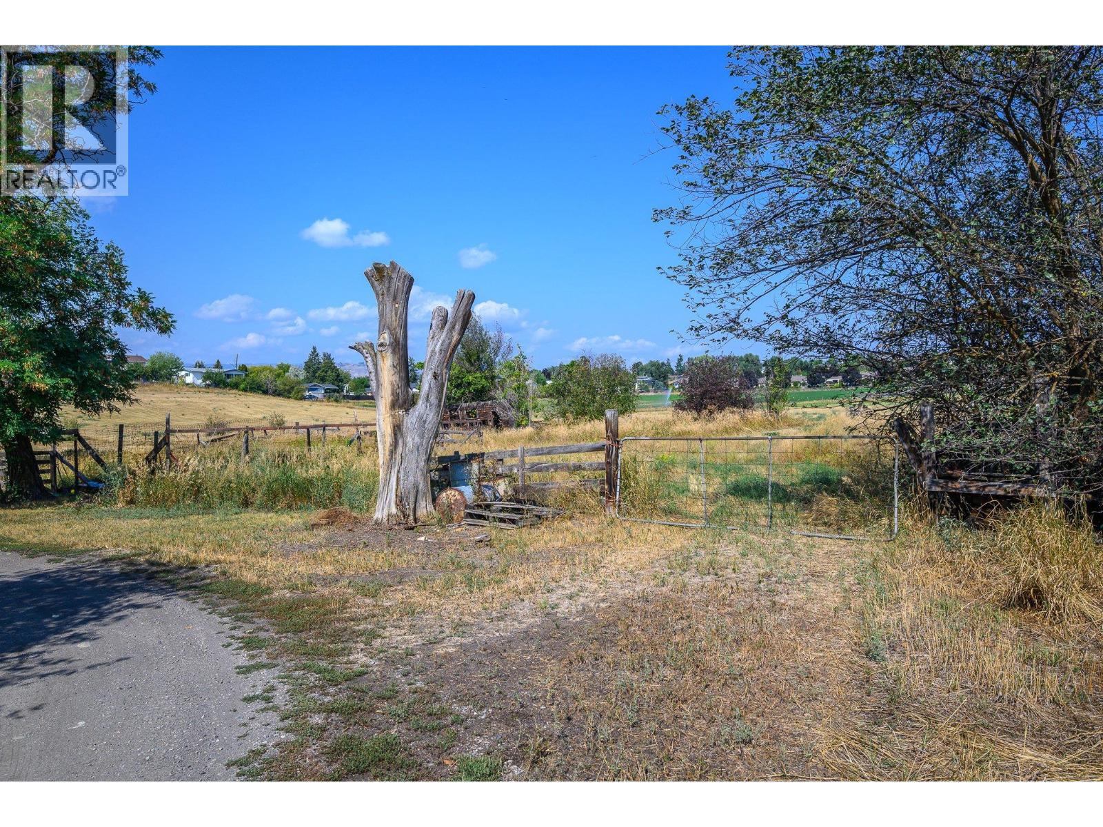 975 25 Avenue, Vernon, BC - Outdoor With View