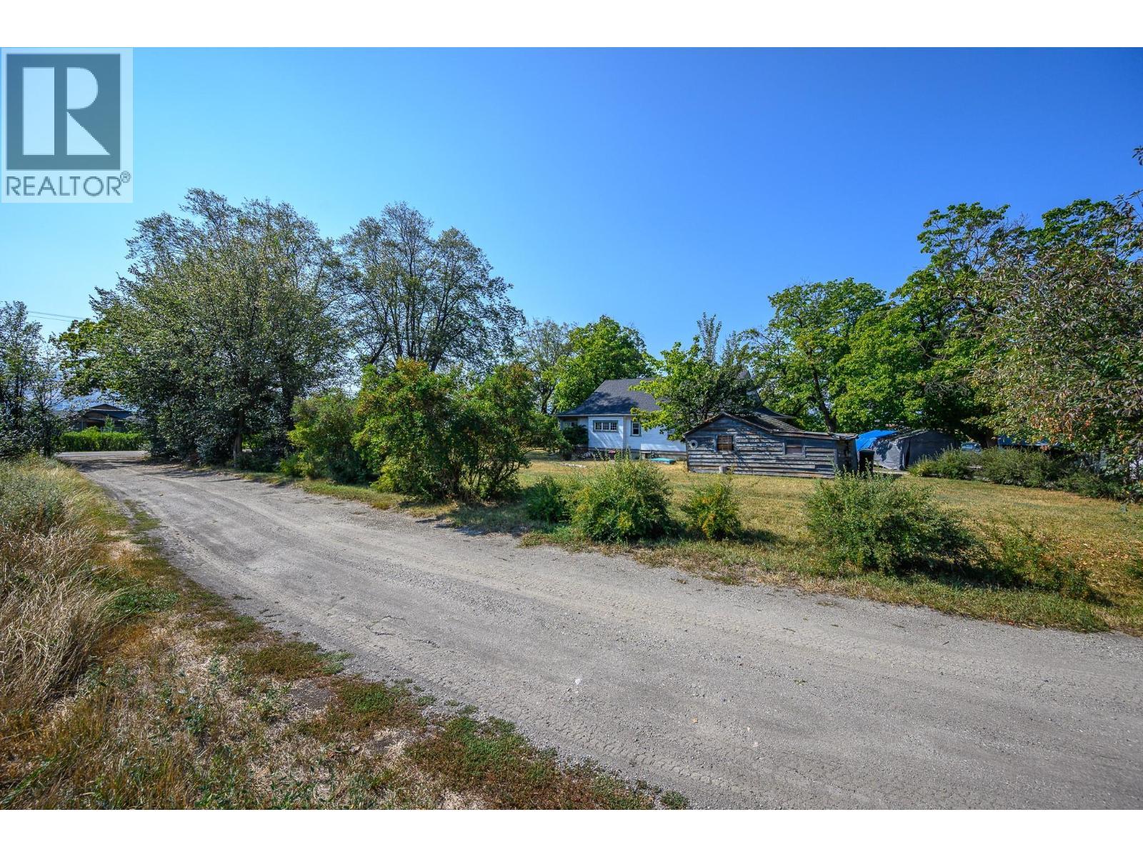 975 25 Avenue, Vernon, BC - Outdoor