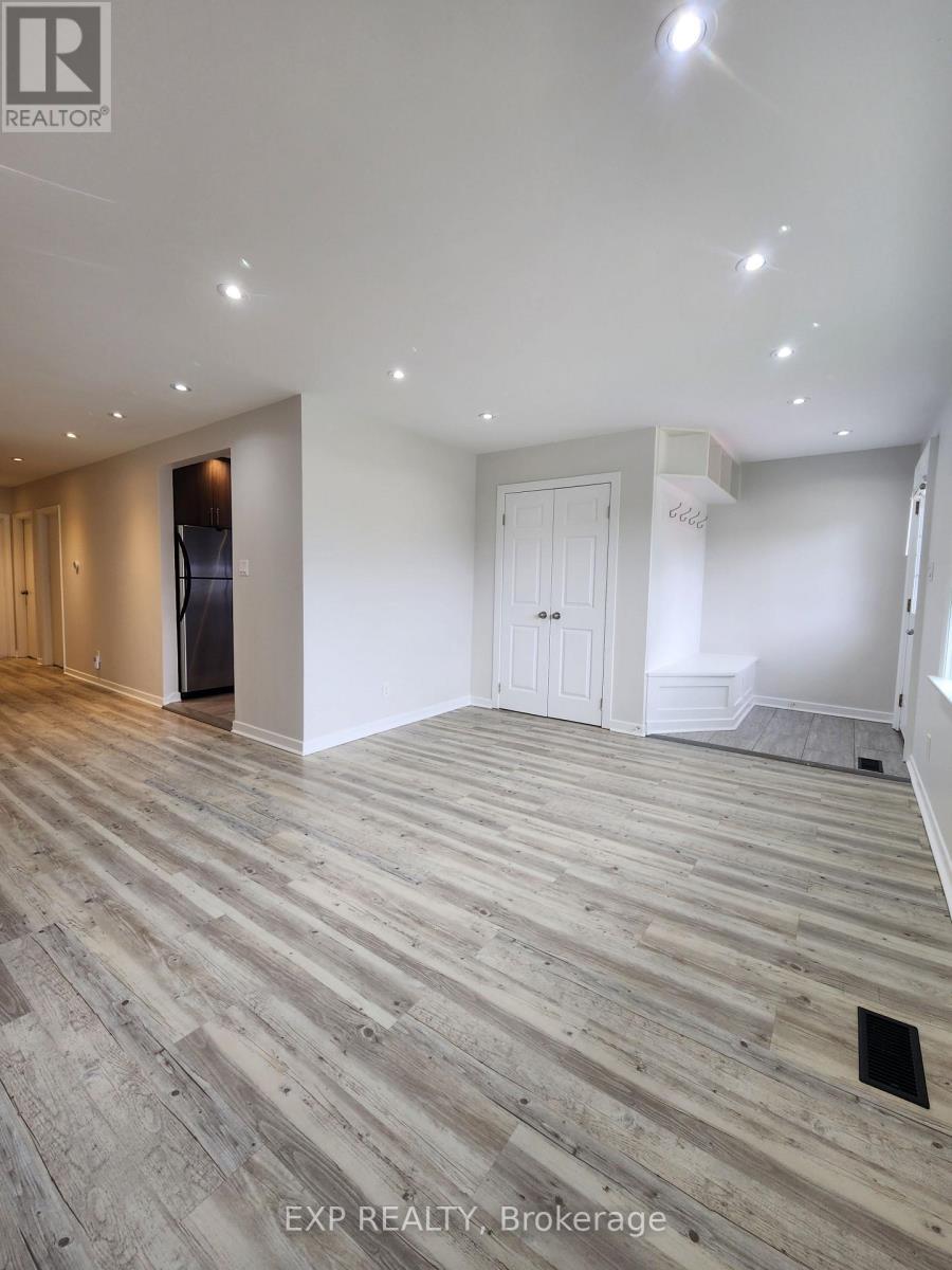 1 - 98 Corby Crescent, Brampton, ON - Indoor Photo Showing Other Room