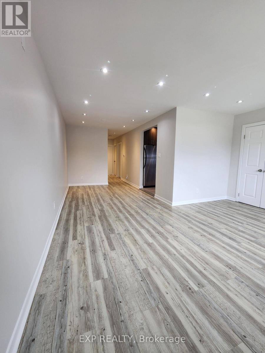 1 - 98 Corby Crescent, Brampton, ON - Indoor Photo Showing Other Room