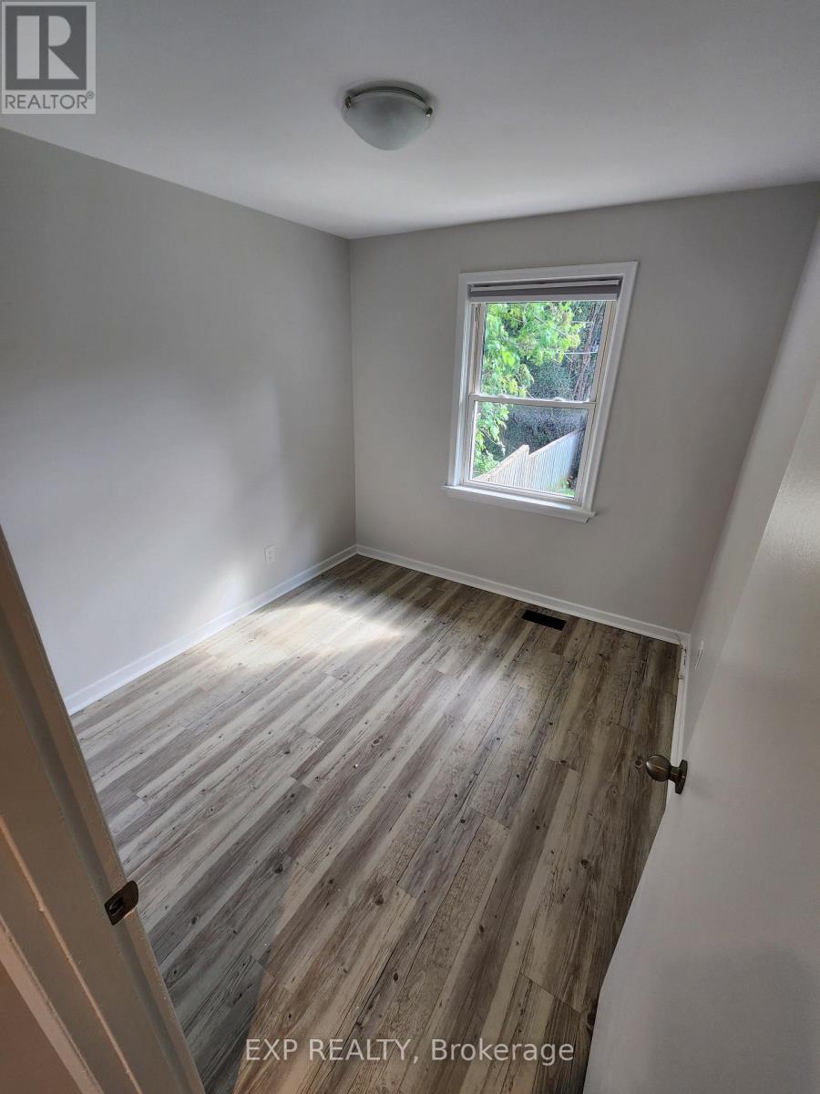 1 - 98 Corby Crescent, Brampton, ON - Indoor Photo Showing Other Room