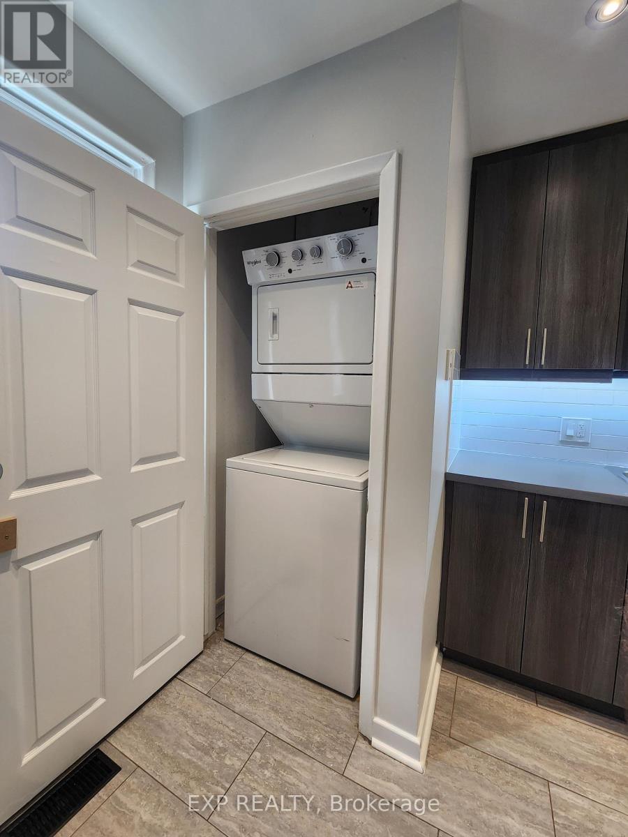 1 - 98 Corby Crescent, Brampton, ON - Indoor Photo Showing Laundry Room