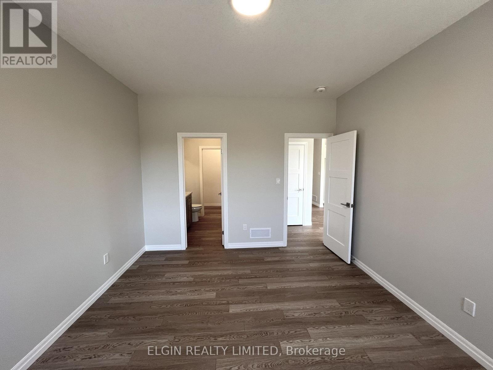 7 Columbus Court, Central Elgin, ON - Indoor Photo Showing Other Room