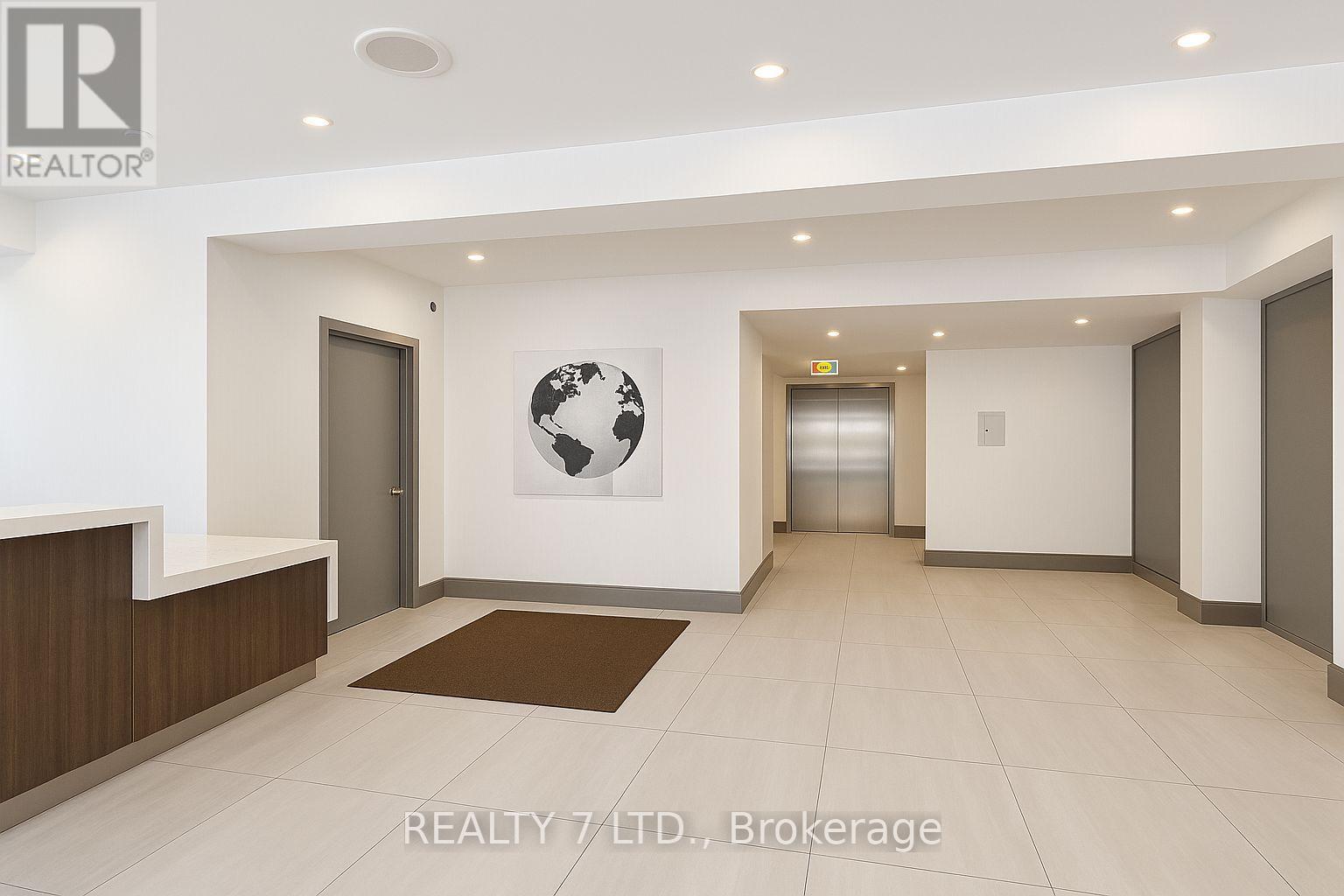 412 - 1270 Maple Crossing Boulevard, Burlington, ON - Indoor Photo Showing Other Room