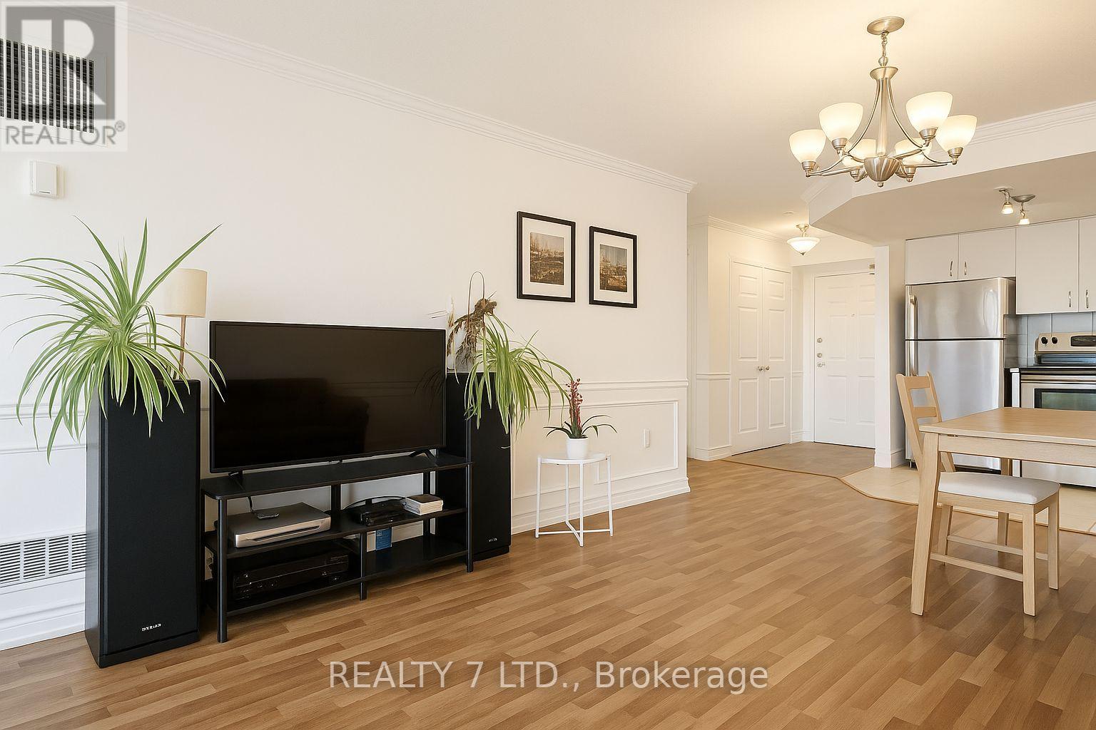 412 - 1270 Maple Crossing Boulevard, Burlington, ON - Indoor