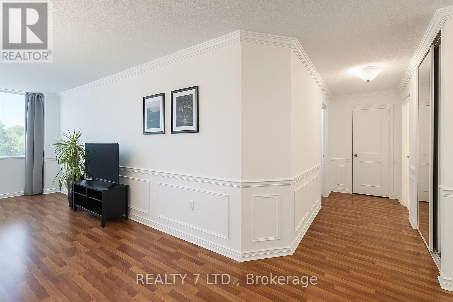 412 - 1270 Maple Crossing Boulevard, Burlington, ON - Indoor Photo Showing Other Room