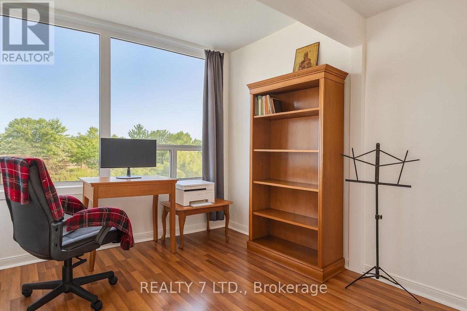 412 - 1270 Maple Crossing Boulevard, Burlington, ON - Indoor Photo Showing Office