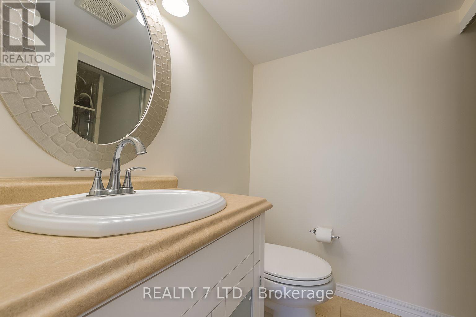 412 - 1270 Maple Crossing Boulevard, Burlington, ON - Indoor Photo Showing Bathroom
