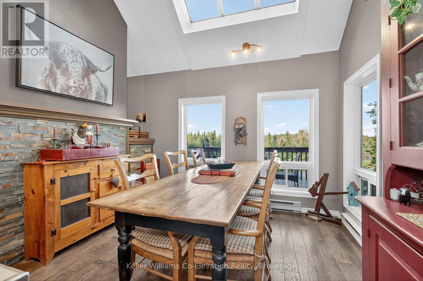 407047 Grey 4 Road, Grey Highlands, ON - Indoor Photo Showing Dining Room