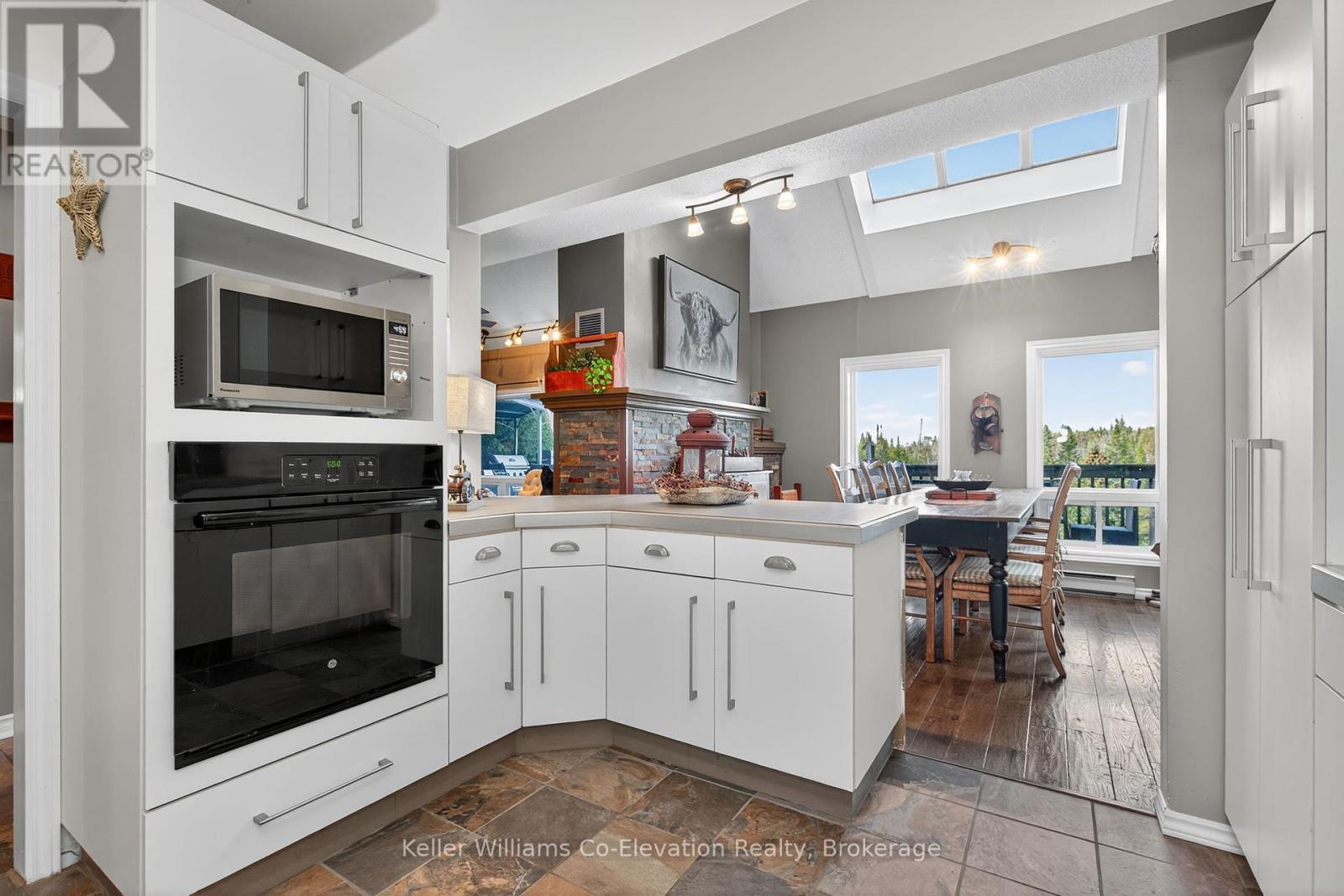 407047 Grey 4 Road, Grey Highlands, ON - Indoor Photo Showing Kitchen