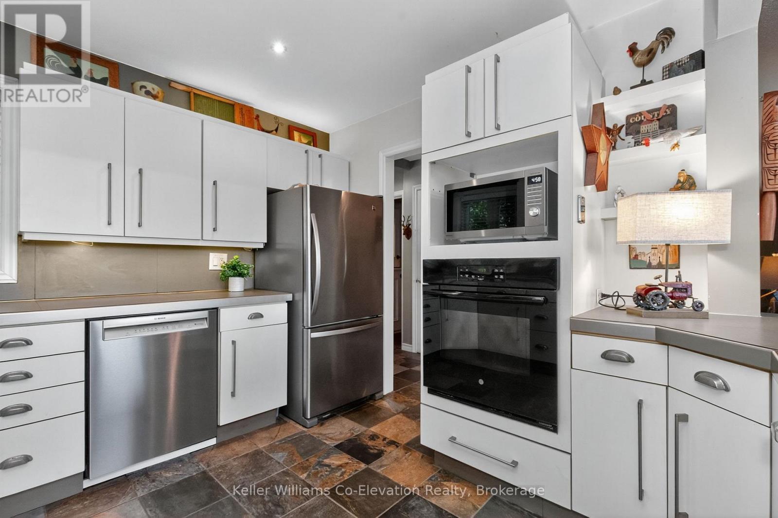 407047 Grey 4 Road, Grey Highlands, ON - Indoor Photo Showing Kitchen