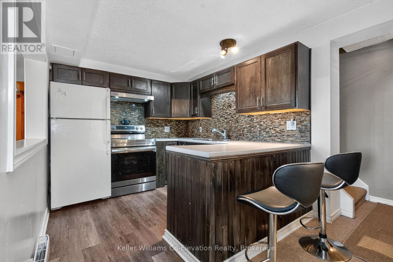 407047 Grey 4 Road, Grey Highlands, ON - Indoor Photo Showing Kitchen