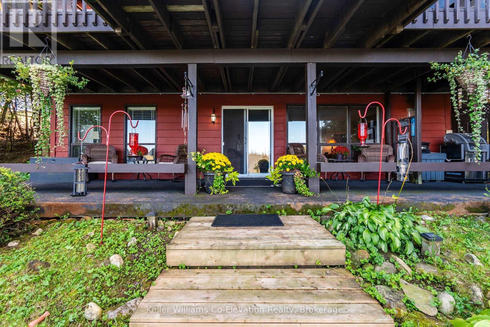 407047 Grey 4 Road, Grey Highlands, ON - Outdoor With Deck Patio Veranda With Facade