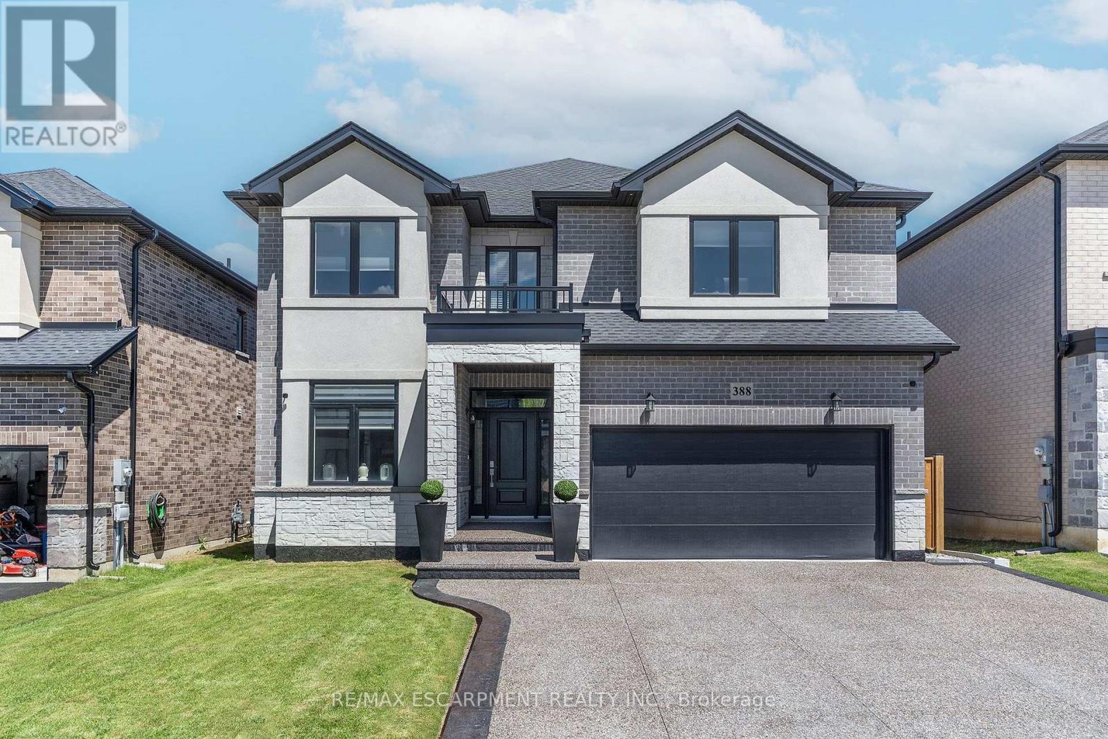 388 Klein Circle, Hamilton, ON - Outdoor With Facade