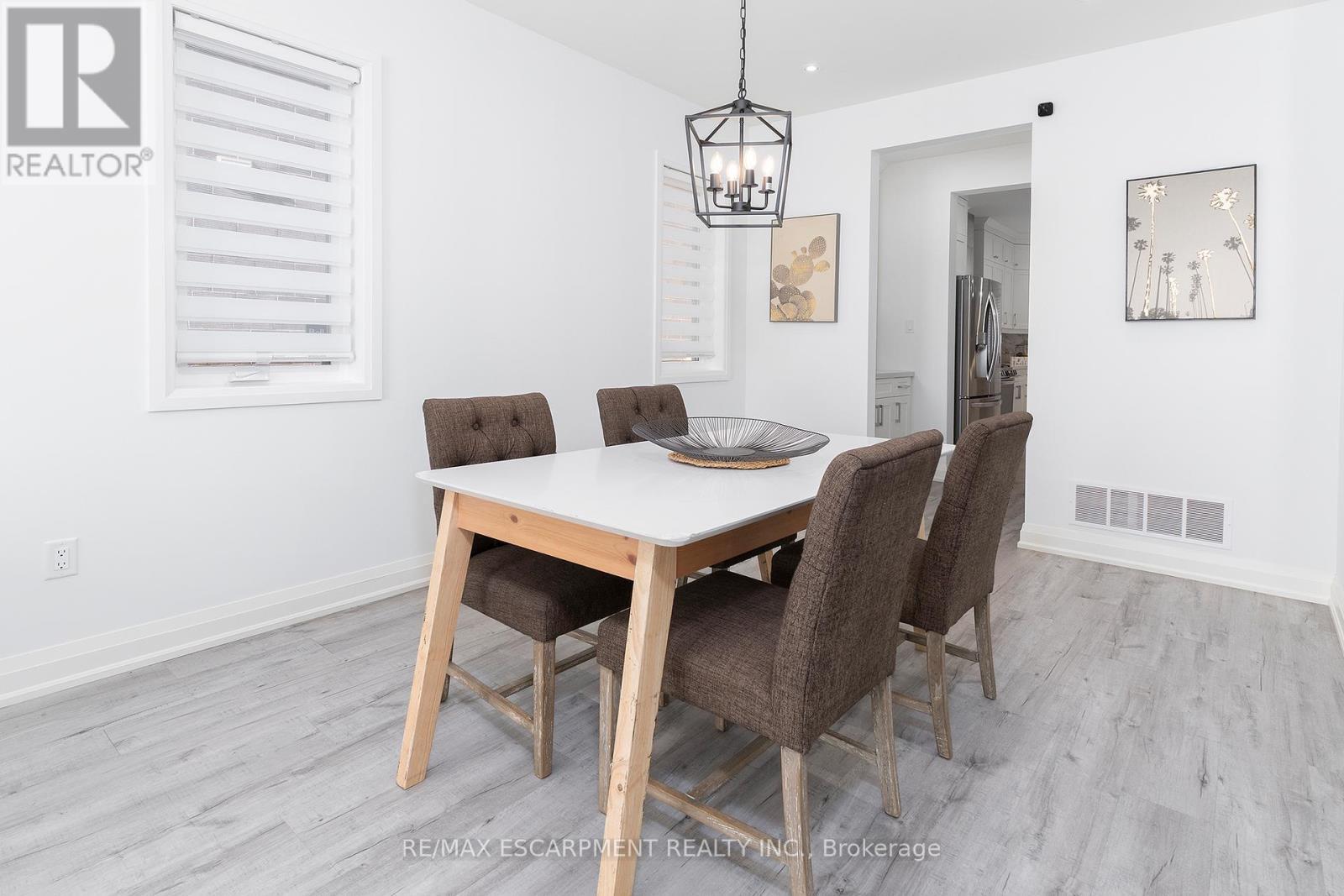 388 Klein Circle, Hamilton, ON - Indoor Photo Showing Dining Room